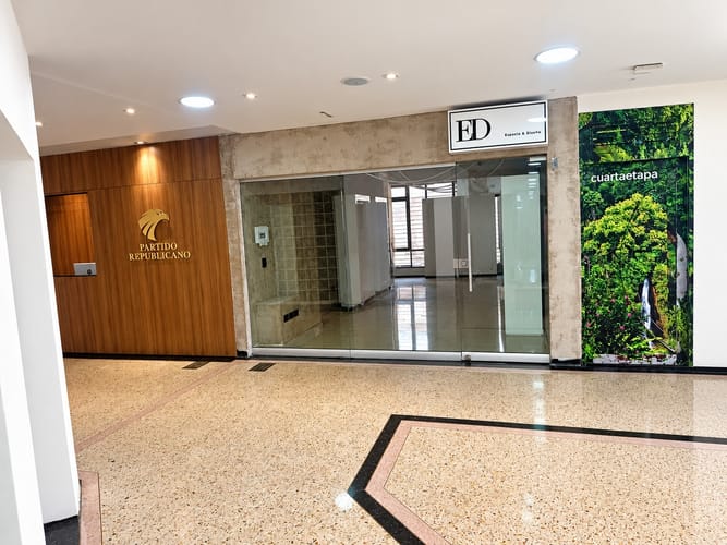 Local en venta en Cabecera Del Llano, Bucaramanga, 32 m² · foto 2 de 12