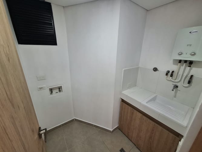 Apartamento de 2 alcobas en arriendo en El Poblado, Medellín, 65 m² · foto 8 de 20