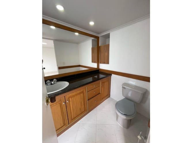 Apartamento de 4 alcobas en arriendo en El Castillo, Medellín, 130 m² · foto 24 de 24