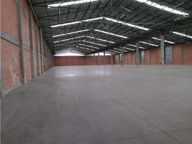 Bodega en arriendo en Echavarria, Madrid, 2550 m² · foto 4 de 20