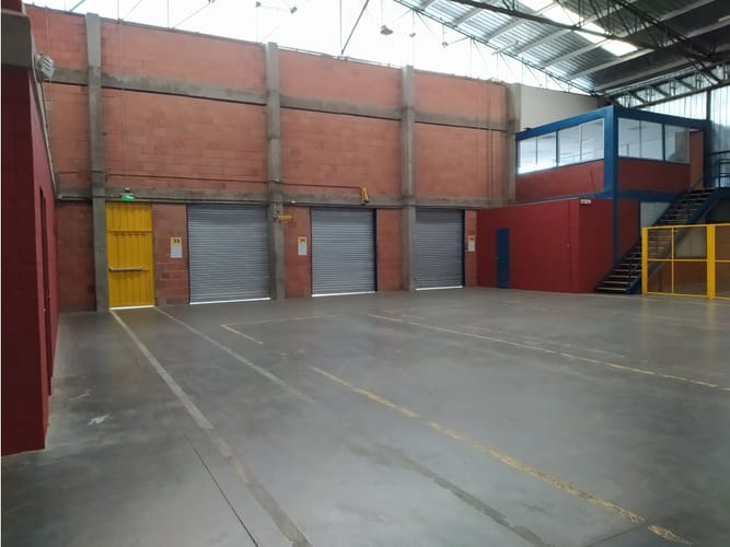 Bodega en arriendo en Echavarria, Madrid, 2550 m² · foto 5 de 20