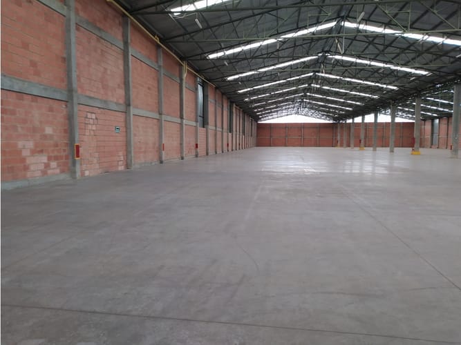 Bodega en arriendo en Echavarria, Madrid, 2550 m² · foto 10 de 20