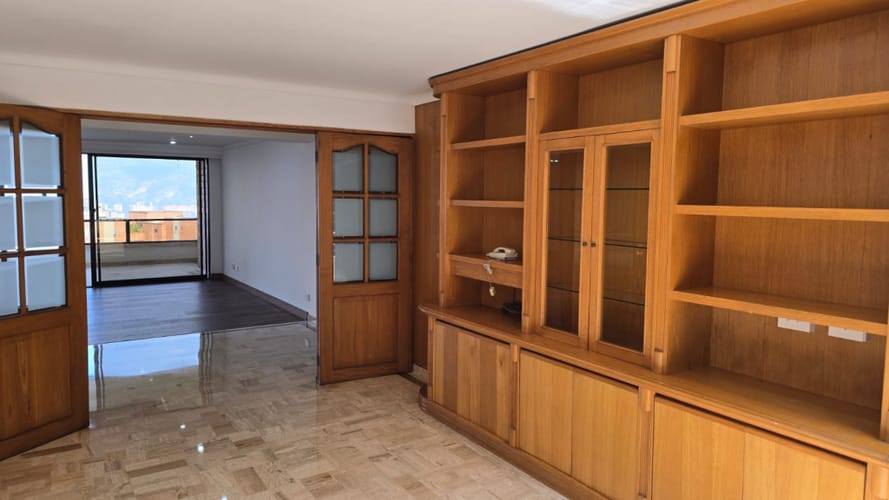 Apartamento de 4 alcobas en arriendo en Los Balsos, Medellín, 349 m² · foto 5 de 24