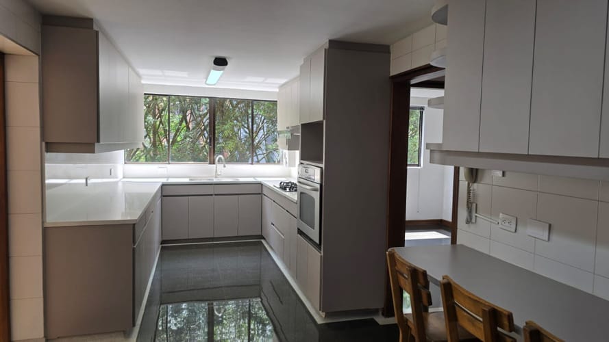 Apartamento de 4 alcobas en arriendo en Los Balsos, Medellín, 349 m² · foto 6 de 24