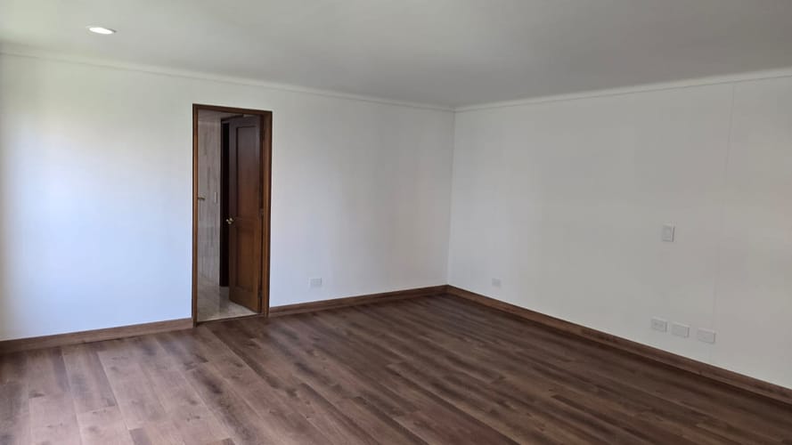 Apartamento de 4 alcobas en arriendo en Los Balsos, Medellín, 349 m² · foto 15 de 24