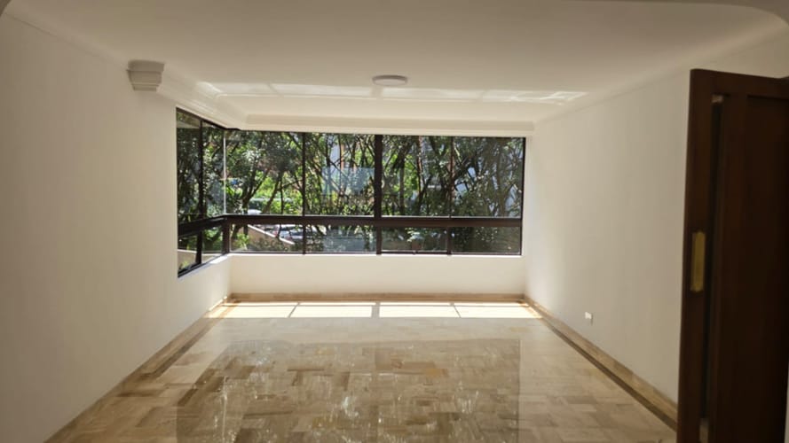 Apartamento de 4 alcobas en arriendo en Los Balsos, Medellín, 349 m² · foto 21 de 24