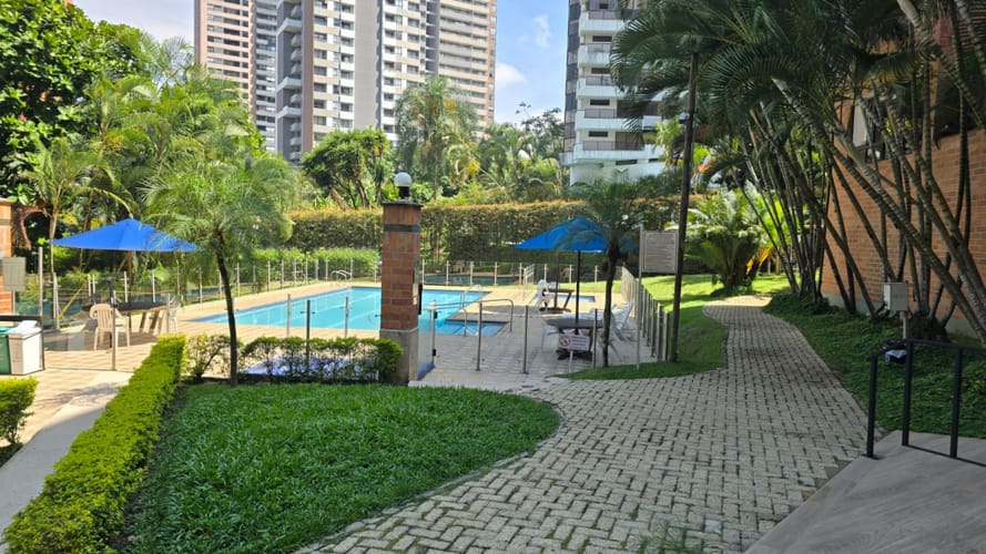 Apartamento de 4 alcobas en arriendo en Los Balsos, Medellín, 349 m² · foto 24 de 24