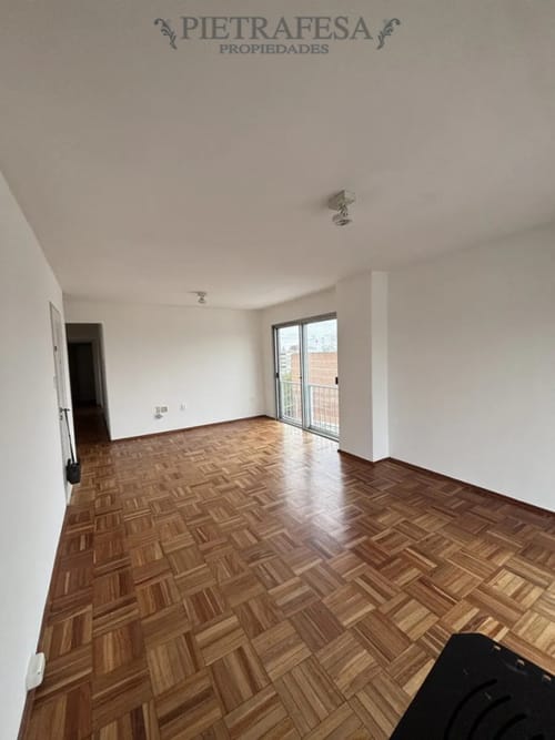 Apartamento en alquiler, 3 dormitorios, 2 baños, terraza. Pocitos. · Foto 2