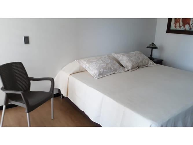 Apartaestudio en venta en La Florida, Medellín, 65 m² · foto 2 de 24