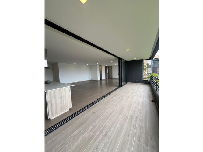 Apartamento de 2 alcobas en arriendo en Llano Grande, Rionegro, 198 m² · foto 2 de 23