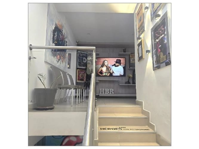 Casa en venta en Conquistadores, Medellín, 363 m² · foto 12 de 12