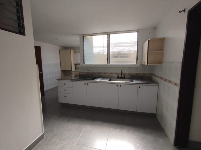 Apartamento de 3 alcobas en arriendo en La Candelaria, Medellín, 120 m² · foto 4 de 24