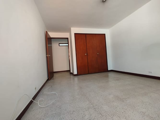 Apartamento de 3 alcobas en arriendo en La Candelaria, Medellín, 120 m² · foto 16 de 24