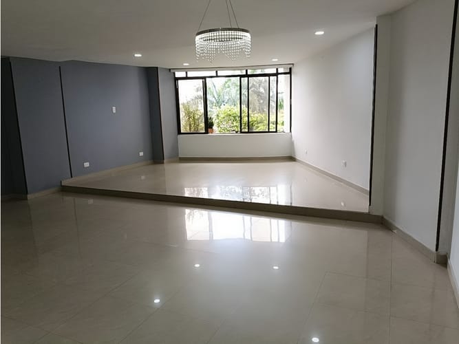 Apartamento de 3 alcobas en venta en Camino Real, Cali, 155 m² · foto 2 de 24