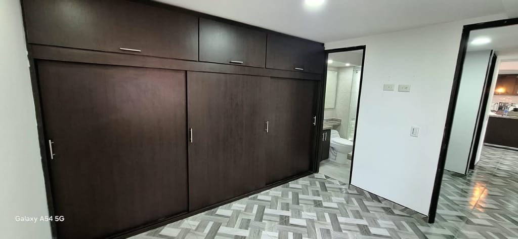 Apartamento de 3 alcobas en arriendo en Fac, Madrid, 55 m² · foto 9 de 13