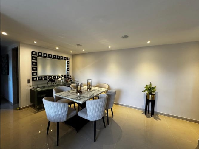 Apartamento de 3 alcobas en venta en Loma De Los Bernal, Medellín, 74 m² · foto 5 de 16
