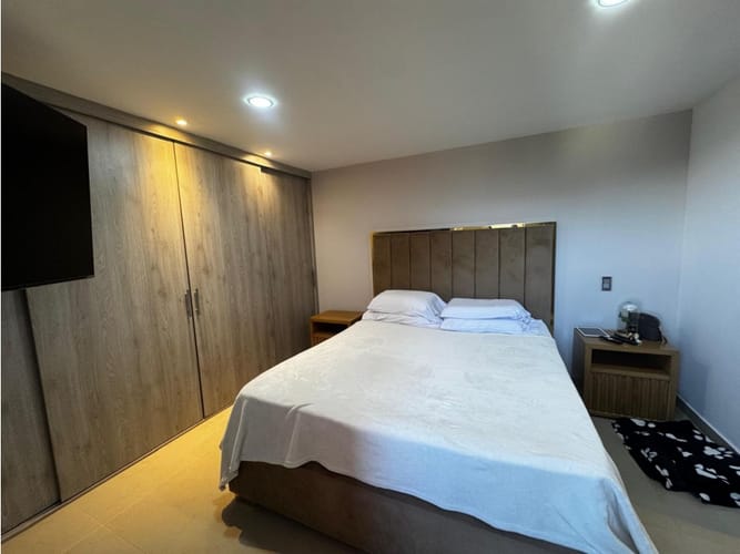 Apartamento de 3 alcobas en venta en Loma De Los Bernal, Medellín, 74 m² · foto 9 de 16
