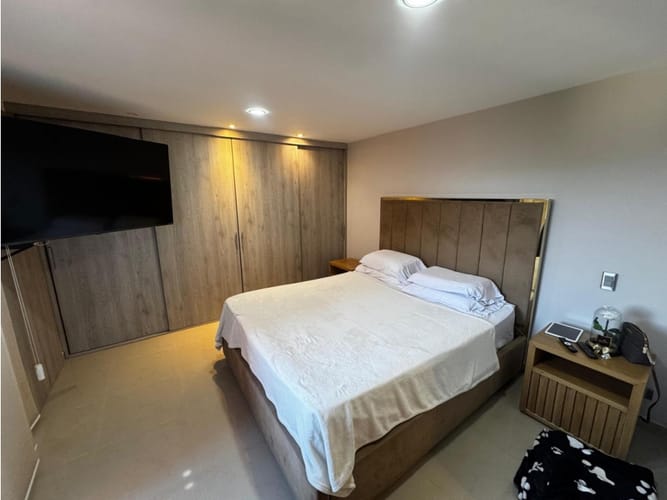 Apartamento de 3 alcobas en venta en Loma De Los Bernal, Medellín, 74 m² · foto 10 de 16