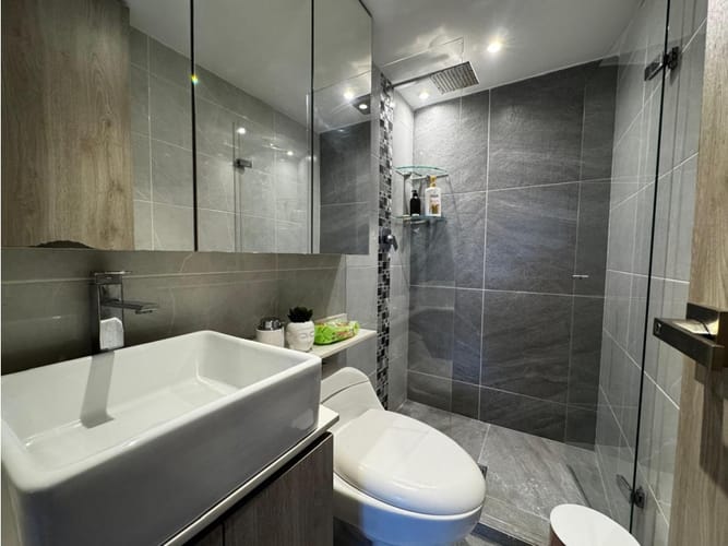 Apartamento de 3 alcobas en venta en Loma De Los Bernal, Medellín, 74 m² · foto 14 de 16