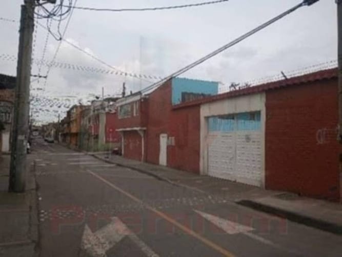 Casa en venta en Centro Fontibon, Bogotá, 1000 m² · foto 6 de 19