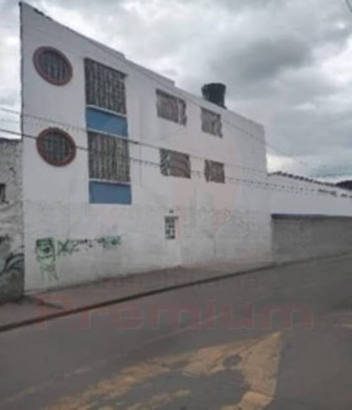 Casa en venta en Centro Fontibon, Bogotá, 1000 m² · foto 11 de 19