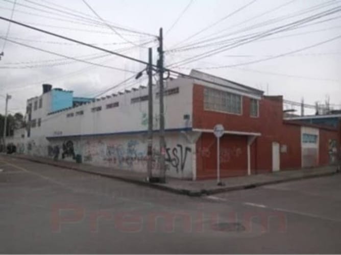 Casa en venta en Centro Fontibon, Bogotá, 1000 m² · foto 15 de 19