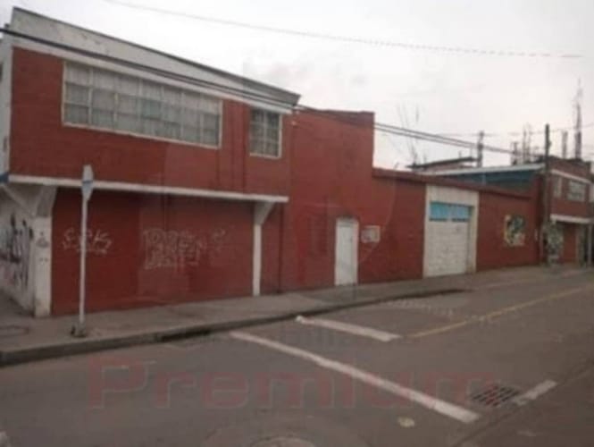 Casa en venta en Centro Fontibon, Bogotá, 1000 m² · foto 18 de 19