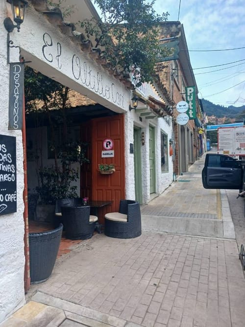 Casa de 8 alcobas en venta en Centro Comercial Hacienda Santa Bárbara, Bogotá, 592 m² · foto 5 de 24