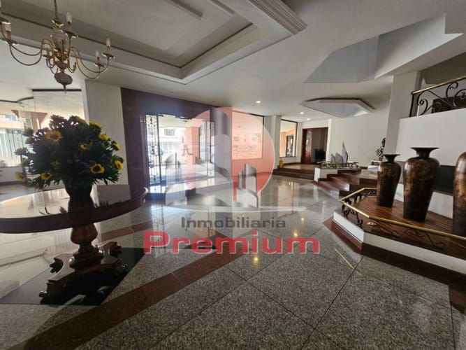 Apartamento de 3 alcobas en venta en San Patricio, Bogotá, 154 m² · foto 2 de 24