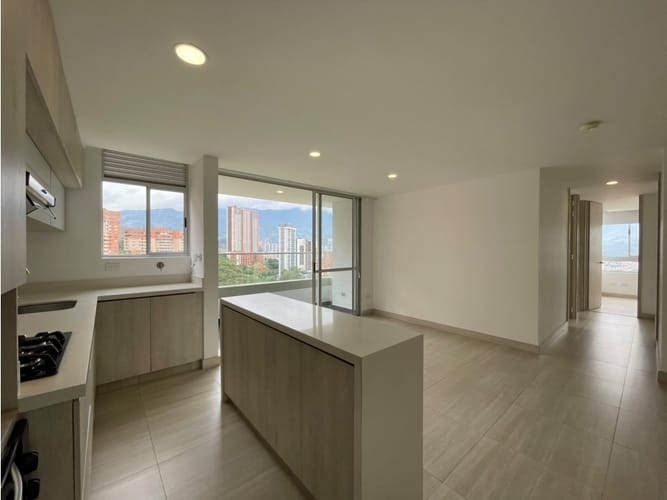 Apartamento de 3 alcobas en arriendo en El Carmelo Ii, Sabaneta, 87 m² · foto 2 de 20
