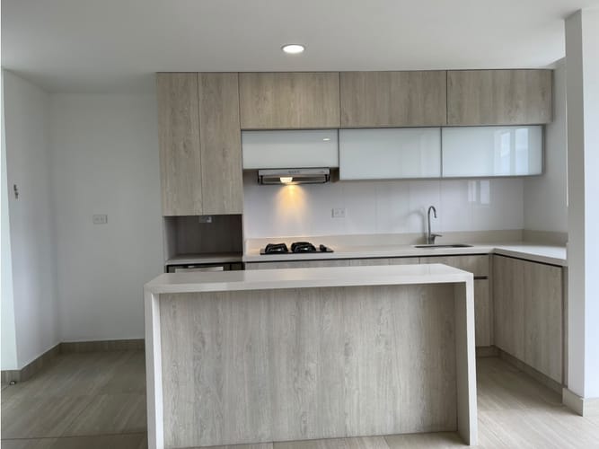 Apartamento de 3 alcobas en arriendo en El Carmelo Ii, Sabaneta, 87 m² · foto 3 de 20