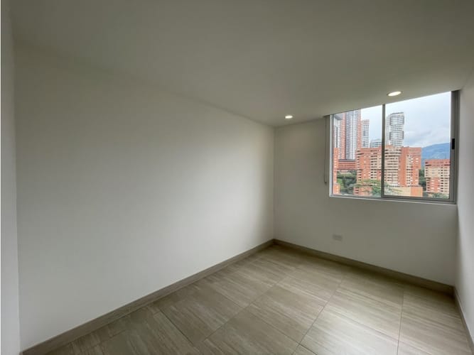 Apartamento de 3 alcobas en arriendo en El Carmelo Ii, Sabaneta, 87 m² · foto 12 de 20