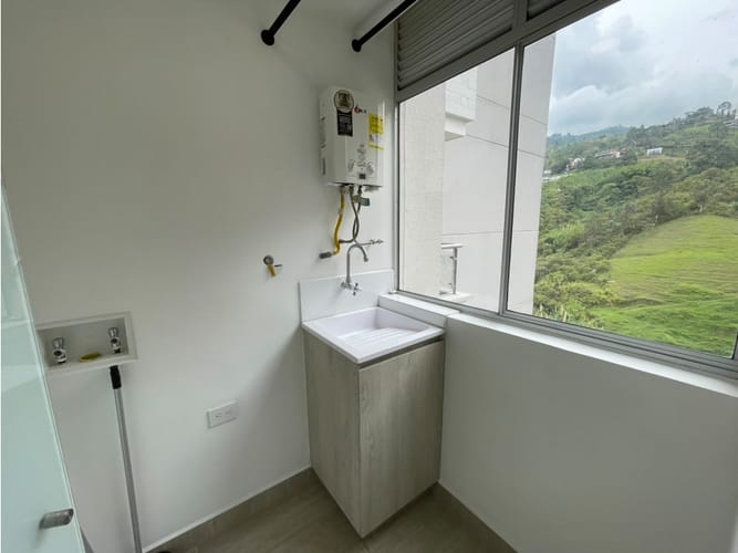 Apartamento de 3 alcobas en arriendo en El Carmelo Ii, Sabaneta, 87 m² · foto 16 de 20