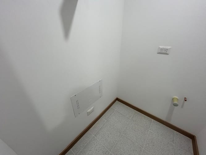 Consultorio en venta en La America, Medellín, 29 m² · foto 6 de 18