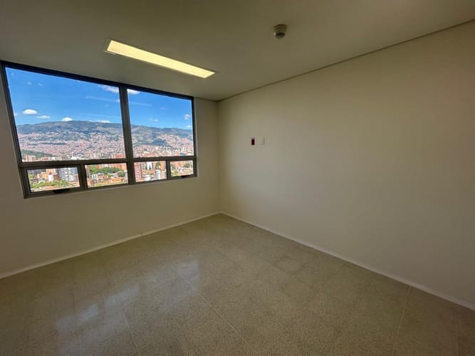 Consultorio en venta en La America, Medellín, 29 m² · foto 13 de 18