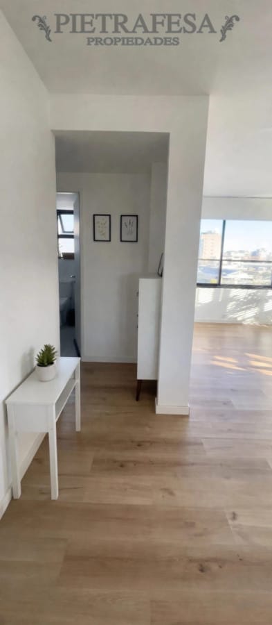 Apartamento en alquiler, 2 dormitorios, 1 baño, terraza. Tres Cruces. · Foto 5