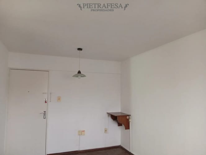 Apartamento en alquiler, 1 dormitorio, 1 baño, terraza. Centro. · Foto 3