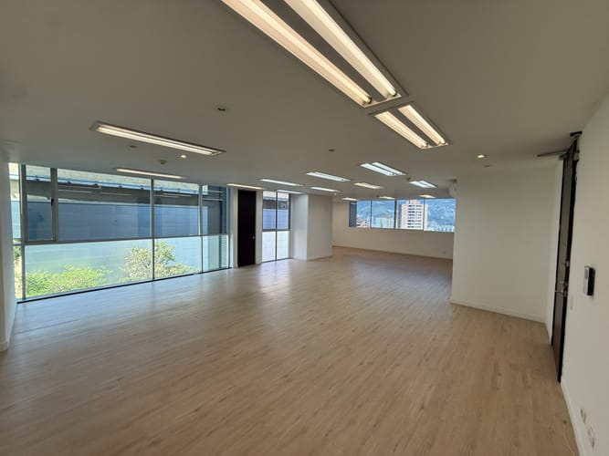 Oficina en arriendo en Los Balsos, Medellín, 83 m² · foto 2 de 20