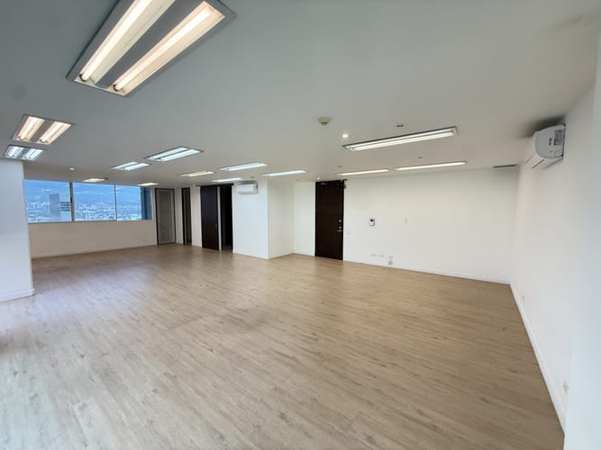 Oficina en arriendo en Los Balsos, Medellín, 83 m² · foto 4 de 20