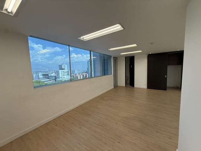 Oficina en arriendo en Los Balsos, Medellín, 83 m² · foto 8 de 20