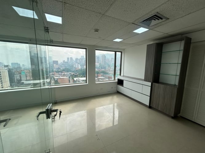 Oficina en arriendo en Astorga, Medellín, 65 m² · foto 2 de 7
