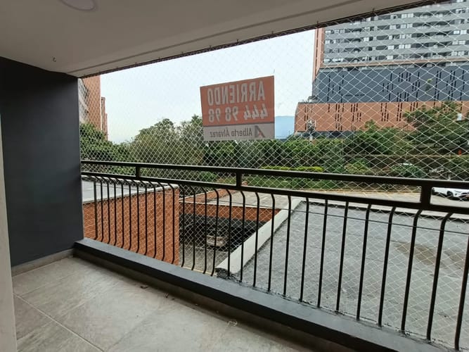 Apartamento de 3 alcobas en arriendo en Loma Del Escobero, Envigado, 98 m² · foto 5 de 14