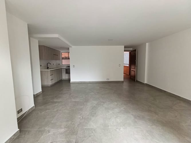 Apartamento de 3 alcobas en arriendo en Loma Del Escobero, Envigado, 98 m² · foto 7 de 14