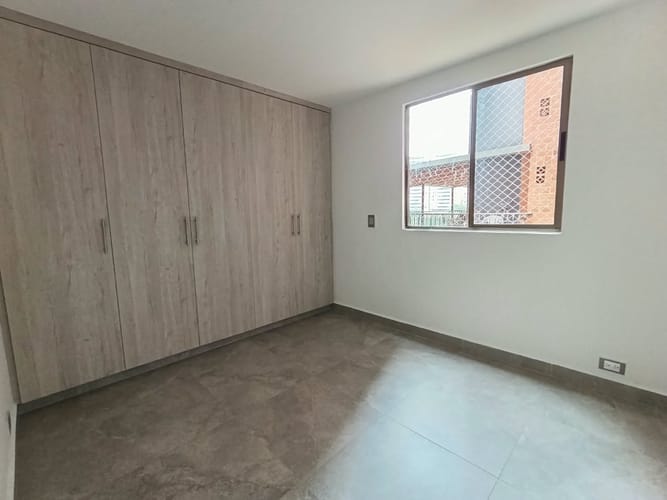 Apartamento de 3 alcobas en arriendo en Loma Del Escobero, Envigado, 98 m² · foto 8 de 14