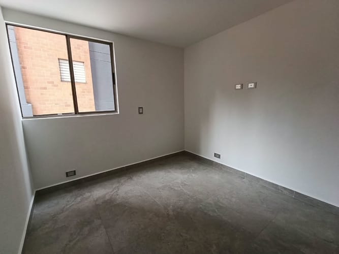 Apartamento de 3 alcobas en arriendo en Loma Del Escobero, Envigado, 98 m² · foto 10 de 14