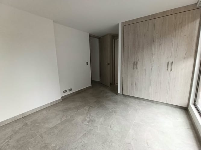 Apartamento de 3 alcobas en arriendo en Loma Del Escobero, Envigado, 98 m² · foto 11 de 14