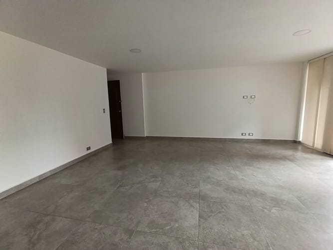 Apartamento de 3 alcobas en arriendo en Loma Del Escobero, Envigado, 98 m² · foto 13 de 14