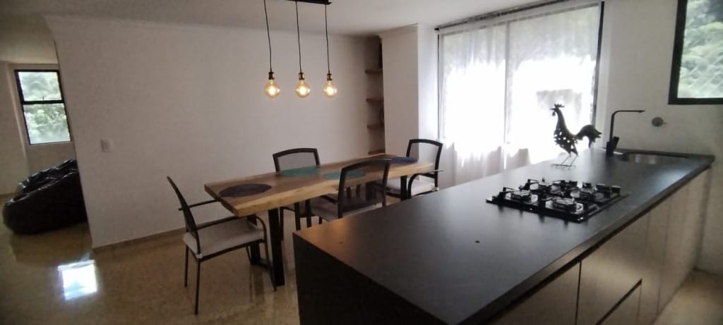 Apartamento de 3 alcobas en arriendo en Las Lomas, Medellín, 145 m² · foto 3 de 23