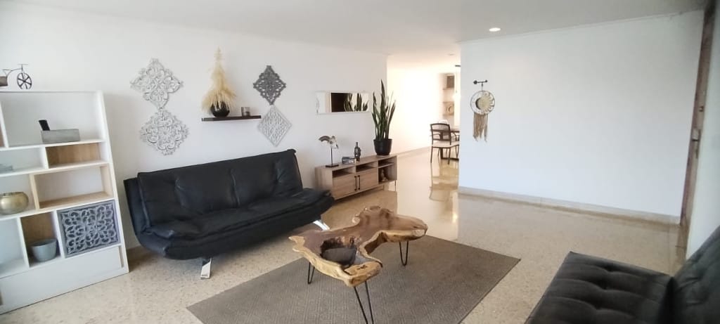 Apartamento de 3 alcobas en arriendo en Las Lomas, Medellín, 145 m² · foto 4 de 23
