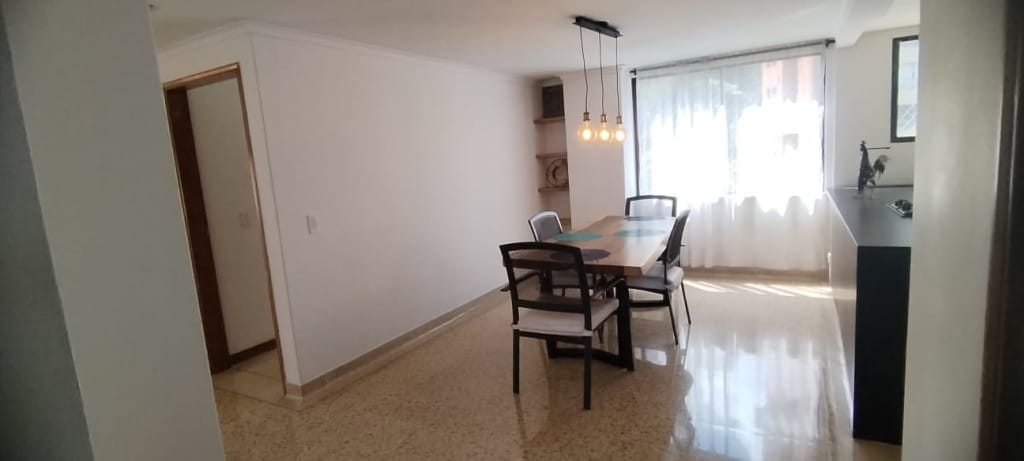 Apartamento de 3 alcobas en arriendo en Las Lomas, Medellín, 145 m² · foto 8 de 23